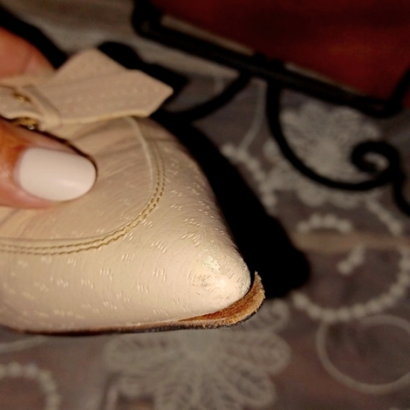 Salvatore Ferragamo pre-loved pumps - Picture 9 of 13